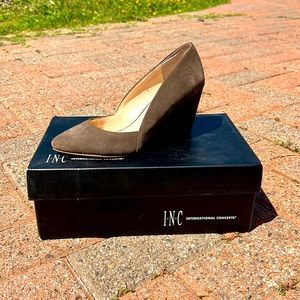 INC adorable wedges